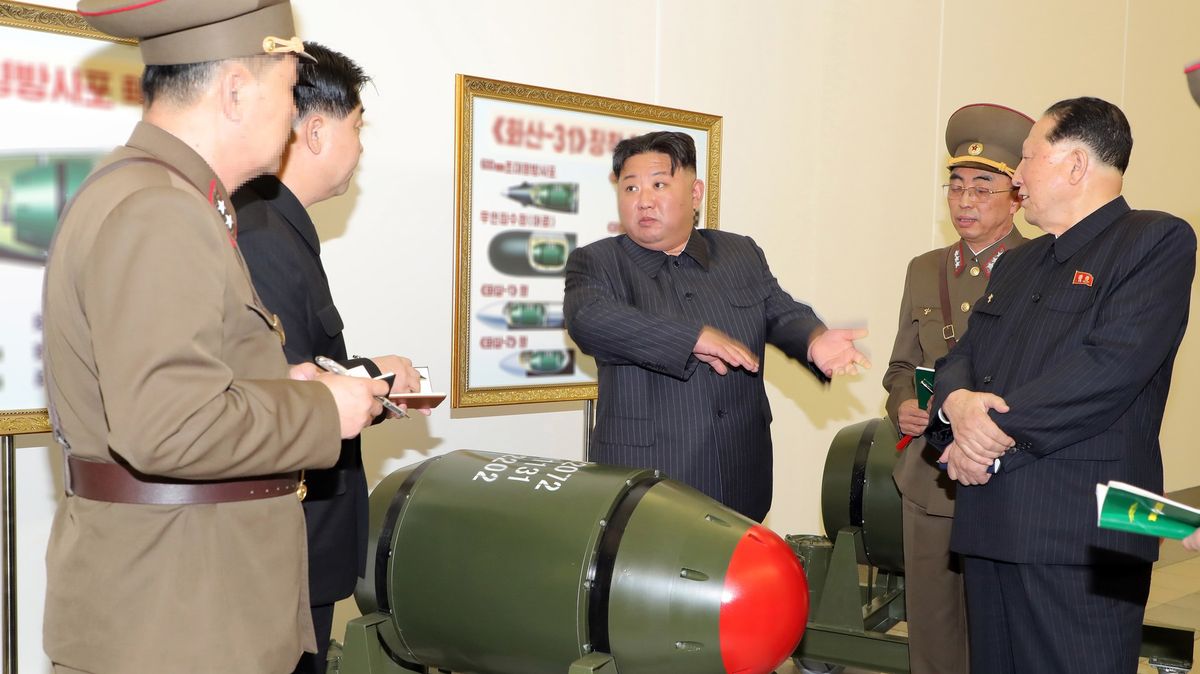 Kim odpaluje jednu raketu za druhou. Chystá něco většího, odhadují experti